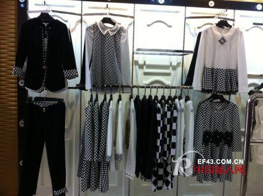 七吻服饰泰州店盛大开业,新形象助力销售成果明显