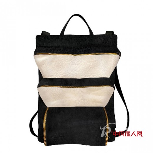 双肩背包悄然回潮 背影更精彩