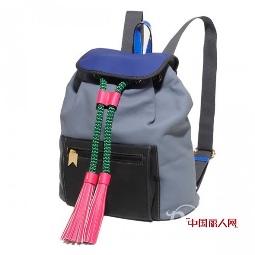 双肩背包悄然回潮 背影更精彩