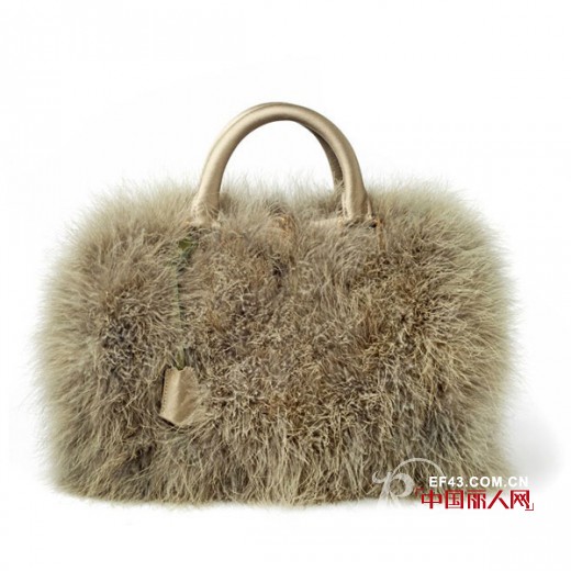 2013秋冬鞋包趋势之毛绒触感