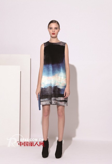 EQ:IQ女装秋冬新款套头衫 打造时尚女魔头