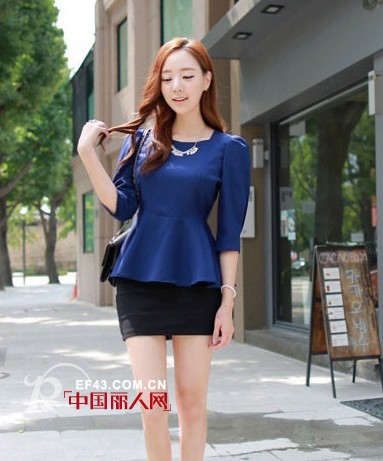 包臀裙时尚造型 职场女性的优雅必备