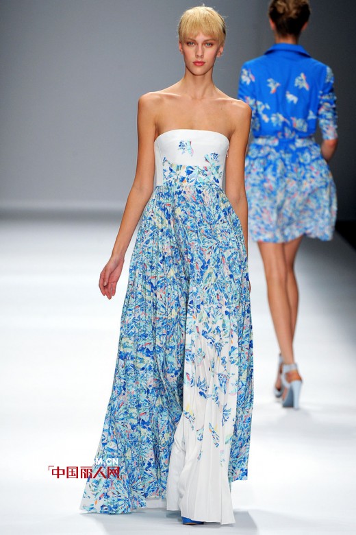 Cacharel（卡夏尔）巴黎2013春夏系列时装秀