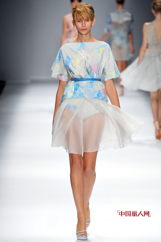 Cacharel（卡夏尔）品牌印花系列时尚女装