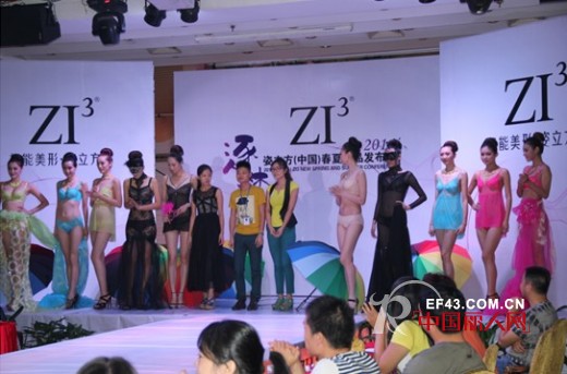 姿立方嫩模大尺度秀性感,蕾丝内衣令人窒息