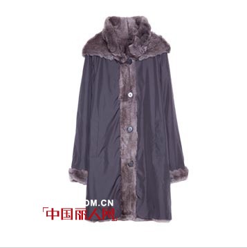 A.T品牌时尚秋冬款女装  尼子大衣