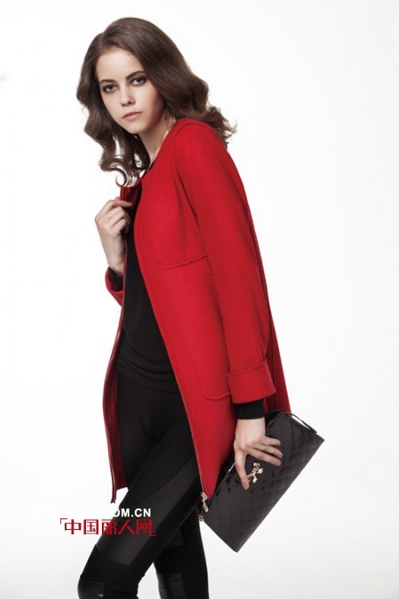 冬季毛呢大衣衣橱必备 斐格利亚女装