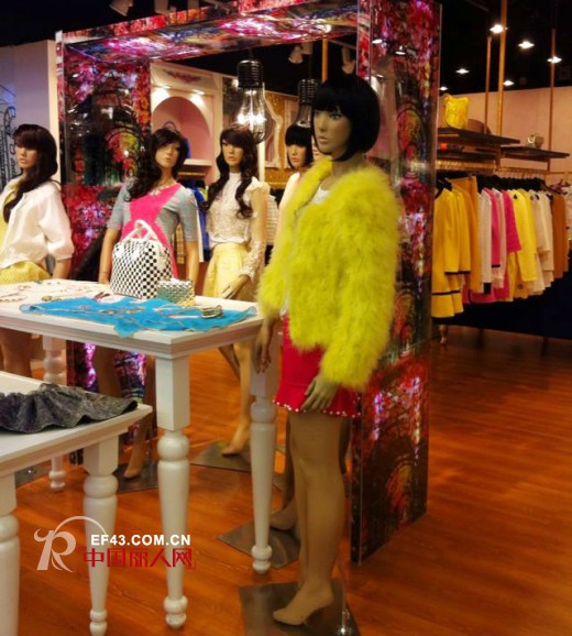 深圳连奴时装第二品牌--韶关浈江风度名城P+TWO隆重开业