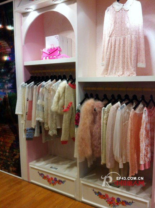 深圳连奴时装第二品牌--韶关浈江风度名城P+TWO隆重开业