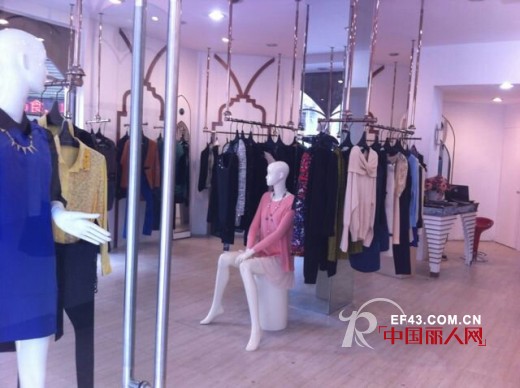 热烈庆祝 “Distin Kidny（迪斯廷.凯）“女装福鼎市专卖店隆重开业