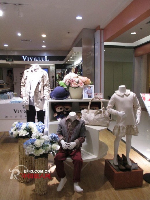 唯路易童装祝全国小朋友国庆节快乐