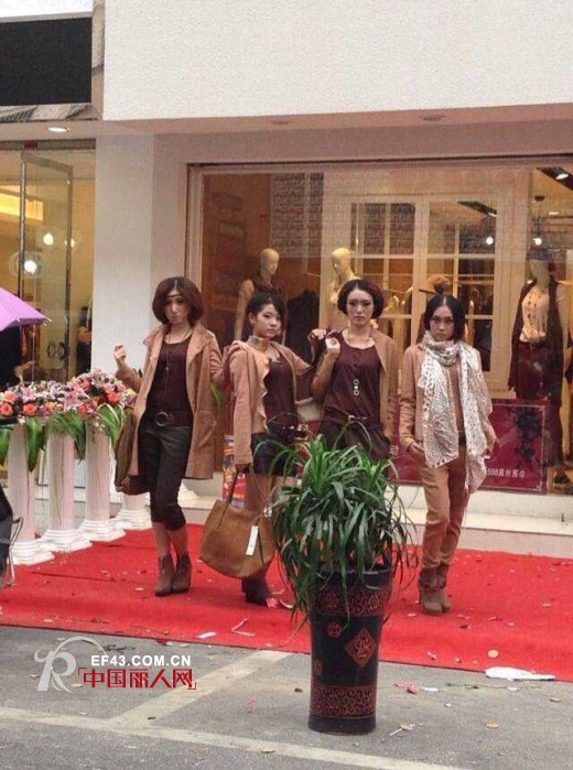 热烈祝贺因为-ZOLLE女装温州苍南店盛大开业