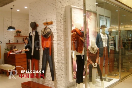 歆艾女装山东万达店9.28新店隆重开业