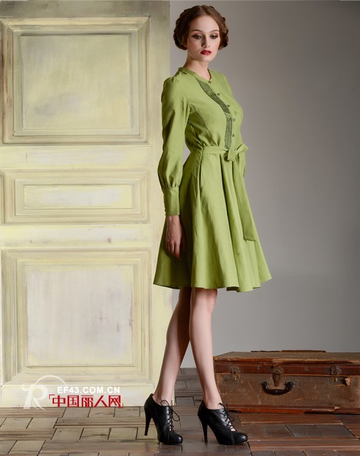 2013秋季新款连衣裙  回归慢生活的模式