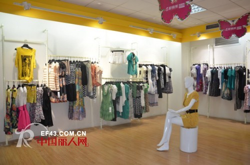 恭贺耶丽雅女装湖南益阳沅江店隆重开业