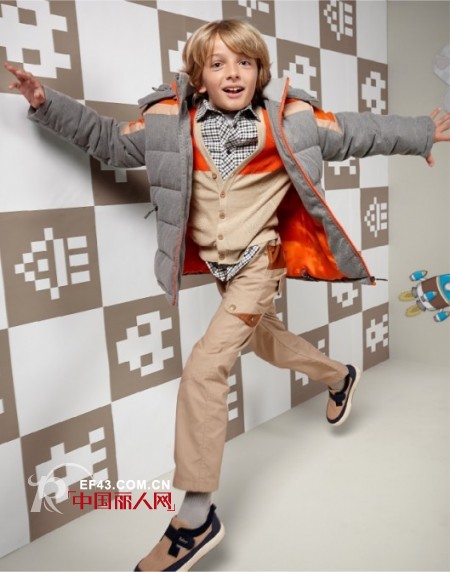 羽绒服什么颜色好看 橙色羽绒服搭配什么内搭好看