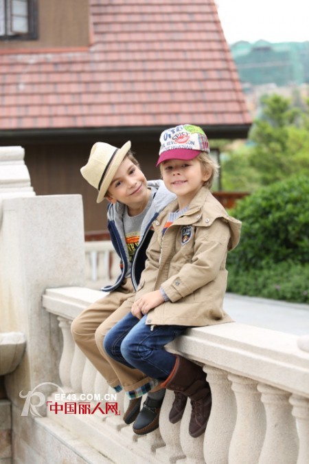 童装怎么装扮充满乐趣呢 什么样的童装适合孩子