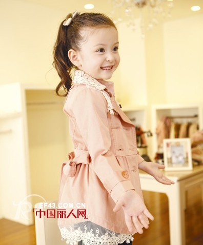 小孩子穿裸粉色的外套好看吗