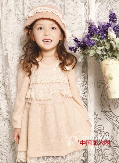 小孩子穿裸粉色的外套好看吗