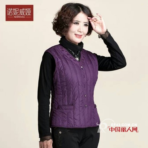 贴心马甲时尚装 中老年最护心的的单品