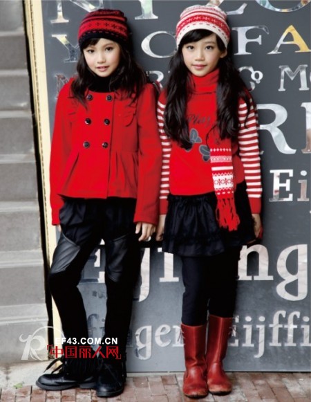 红色搭配什么颜色好看 红色帽子搭配什么样的服装