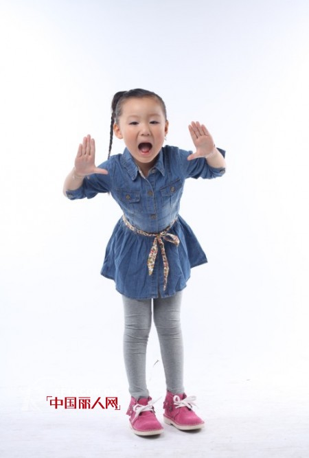 牛仔衣搭配什么裤子好看 牛仔有哪些款式