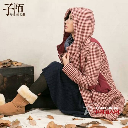 时尚女装搭配 格子和波点元素装扮冬季