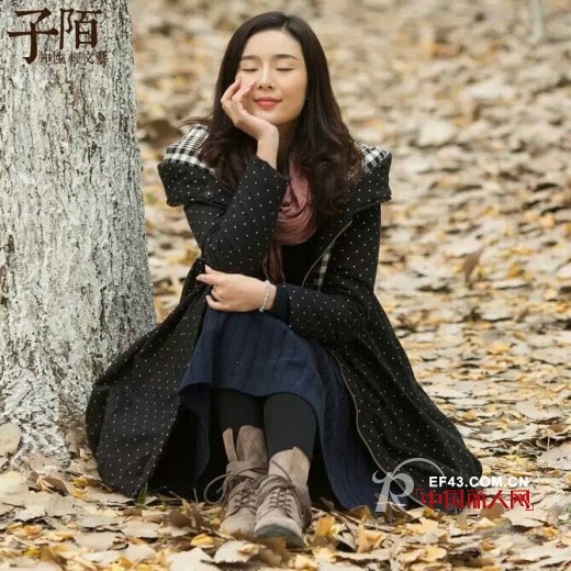 时尚女装搭配 格子和波点元素装扮冬季