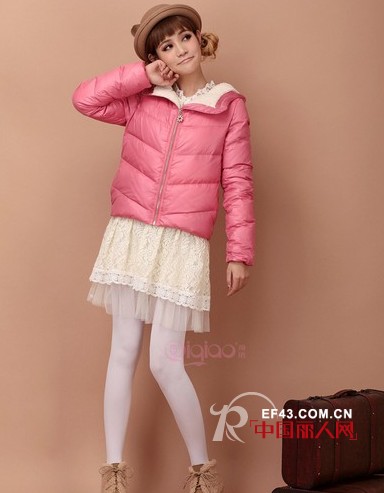 冬装毛呢外套连帽短款羽绒服搭配