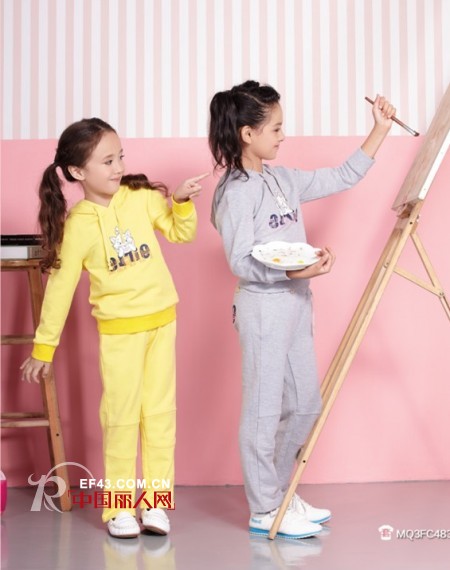 运动套装什么颜色好看 什么样的运动套装款式比较流行