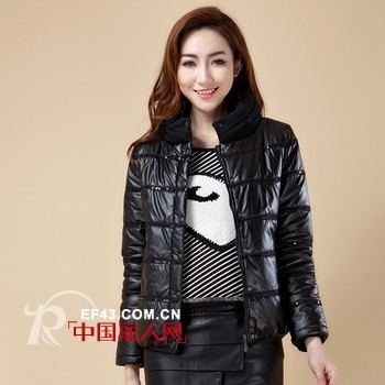 经典黑白色服装搭配 时尚简约有型的单品