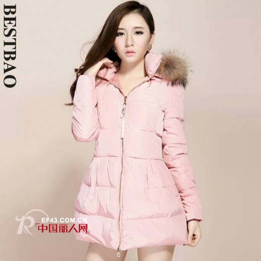 暖色系羽绒服搭配  学做俏丽女人