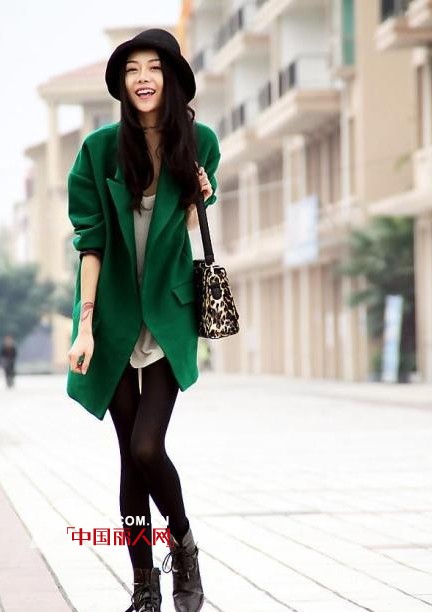 时尚女装搭配 街拍美女俏丽搭配法