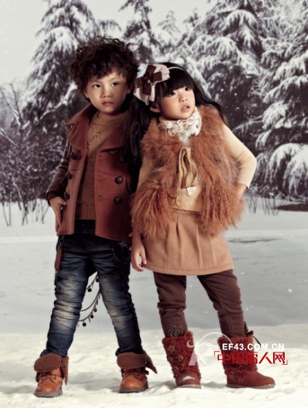 浅色服装怎么搭配 什么款式比较适合孩子