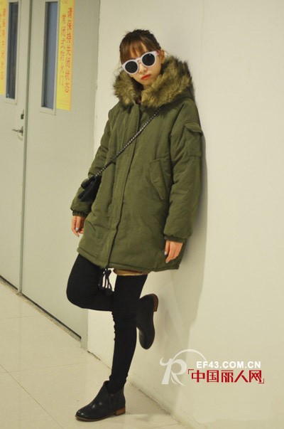 军大衣怎么搭配好看 军绿色棉衣配什么裤子好看