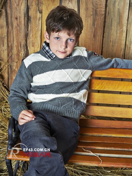 针织衫款式怎么搭配 针织衫内搭什么好看