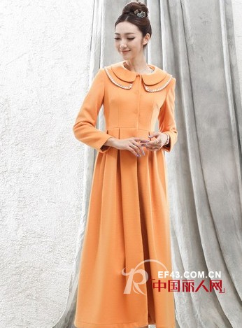 毛呢拼接两件套 娃娃领加长毛呢外套搭配