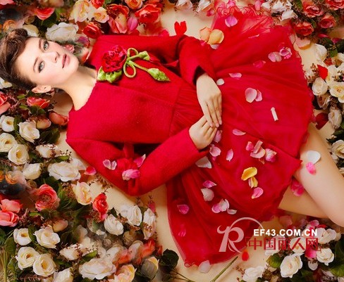 时尚女装搭配 最爱远处一抹红