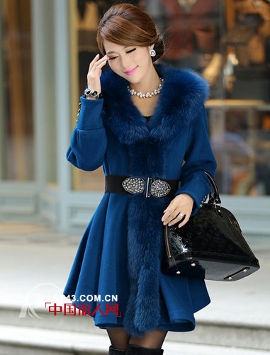 毛领立体花毛呢大衣 钉珠貂绒高腰大衣搭配