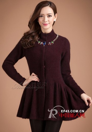 毛领立体花毛呢大衣 钉珠貂绒高腰大衣搭配