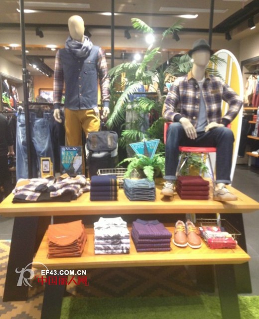 卡宾男装盛大进驻山东潍坊泰华城新天地