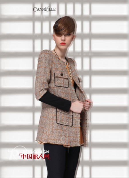 女士中长款外套搭配 中长款外套适合什么年龄的女性穿着