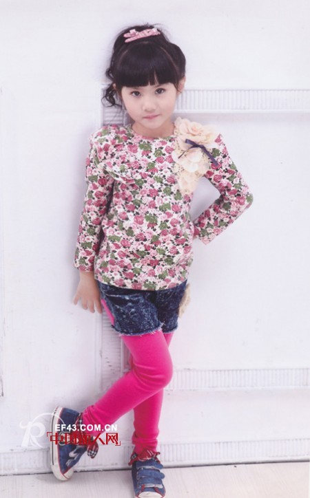 孩子穿亮色一点好吗 什么服装适合孩子