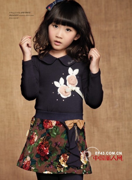 女孩子头上戴什么样的饰品好看 亮色服装配什么样的头饰