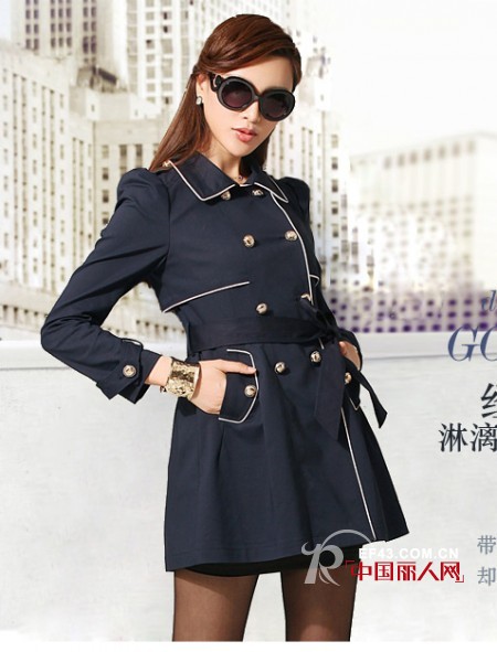 女士时尚风衣推荐 双排扣风衣搭配