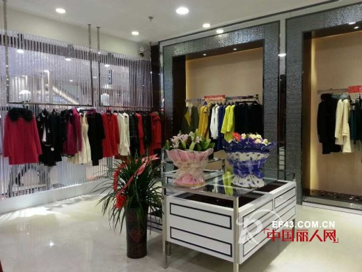 热烈祝贺卡蔓女装湖北省钟祥市中百百货店盛大开业