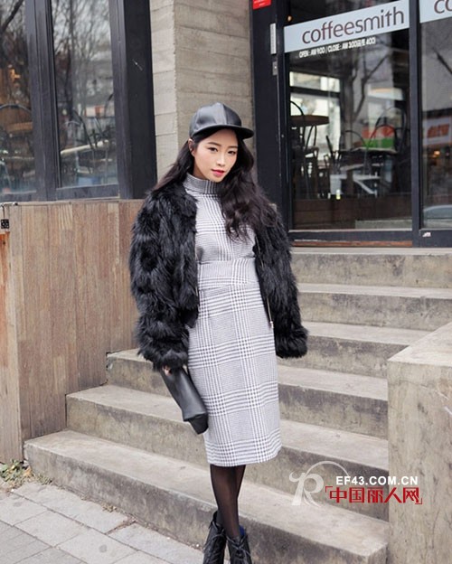 显瘦长裙怎么搭配更显身材