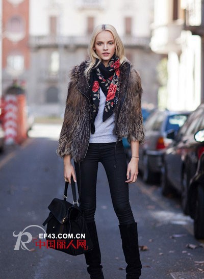 皮草外套街头来袭 皮草外套怎么搭配好看