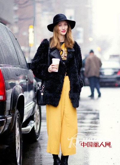 皮草外套街头来袭 皮草外套怎么搭配好看