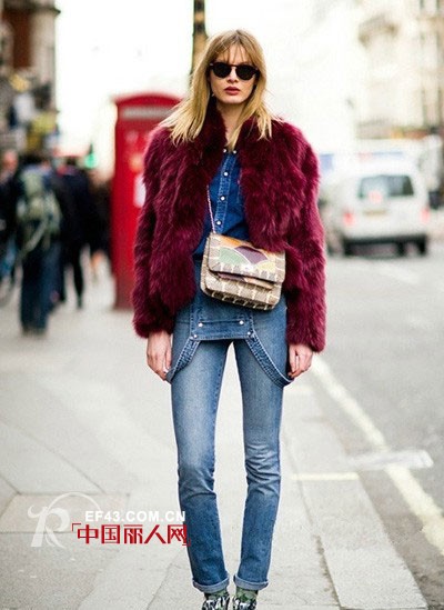 皮草外套街头来袭 皮草外套怎么搭配好看